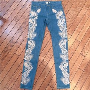 alice and olivia embroidered jeans size 25